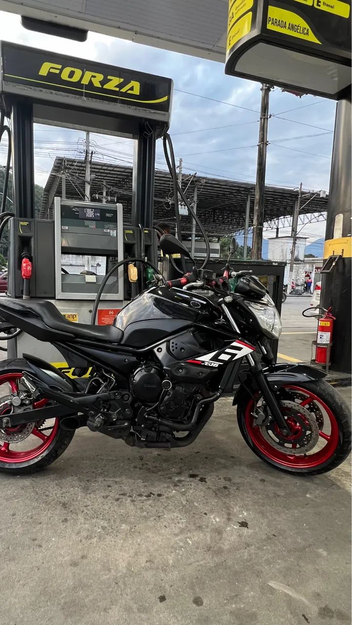 XJ6 2012 Preta - Foto 3