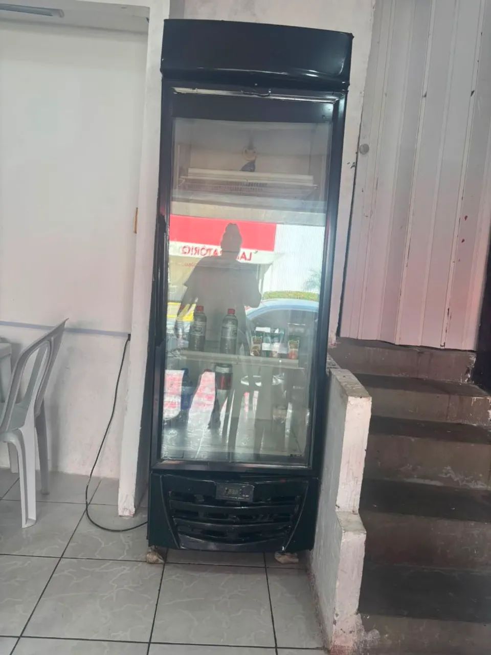 Vende-se expositor de bebidas em perfeito estado  - Foto 2