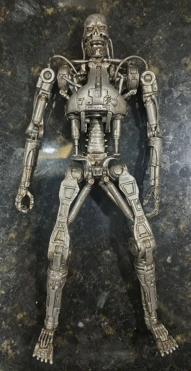 Lote Neca e McFarlane Toys Robôs  - Foto 3