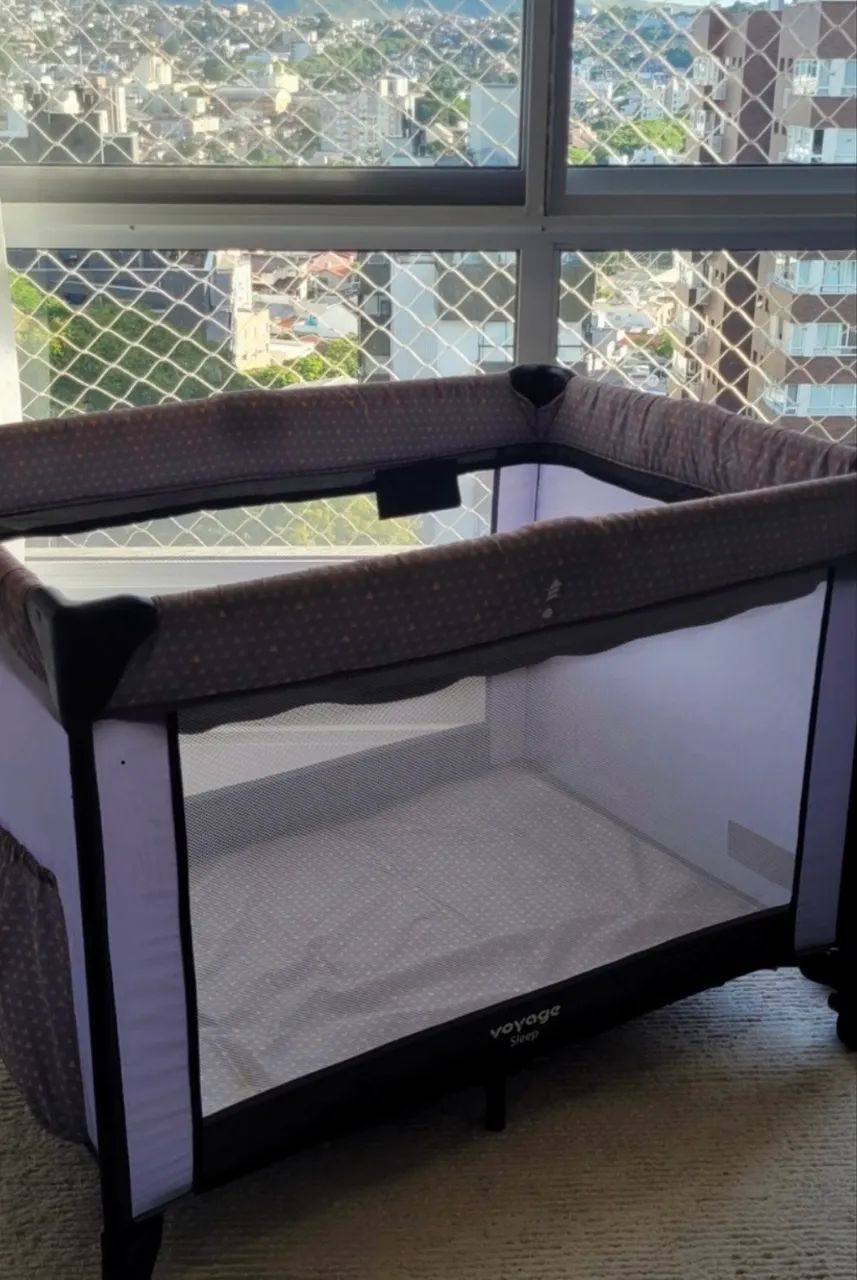 Berço portátil voyage preto com cinza