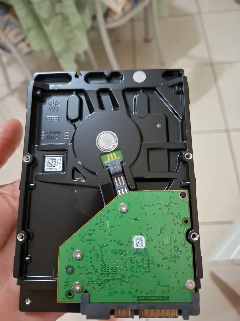 Vende si um HD de 1 tera da marca Skyhawk - Foto 2