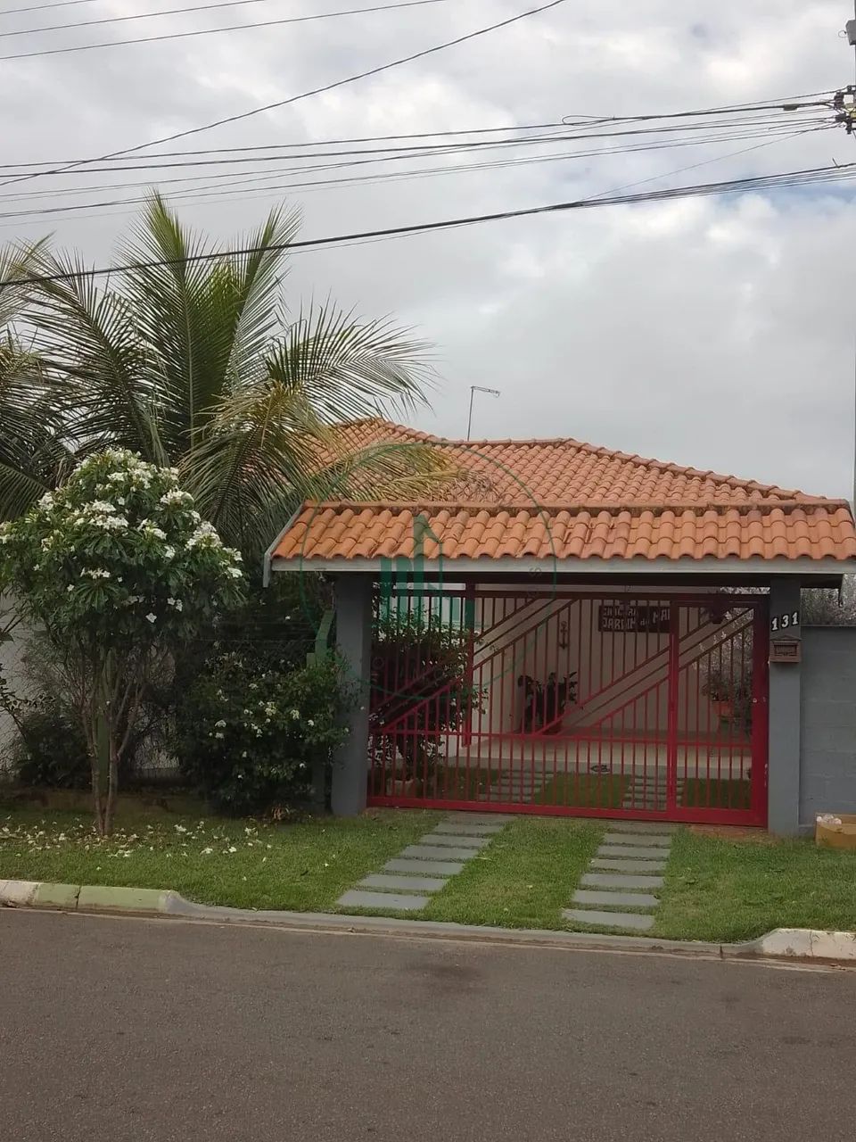 Casa nova em São Pedro com jardim e localização nobre