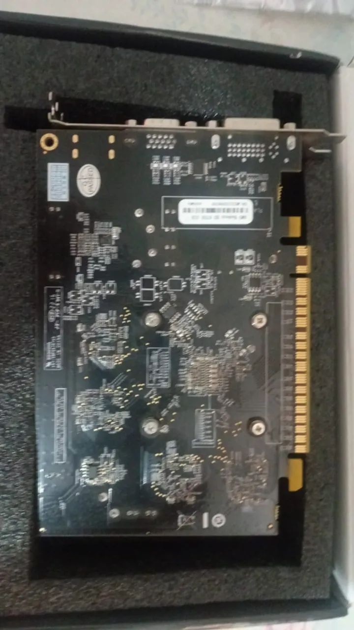 Placa de Vídeo AMD Radeon HD 6750 - Foto 3