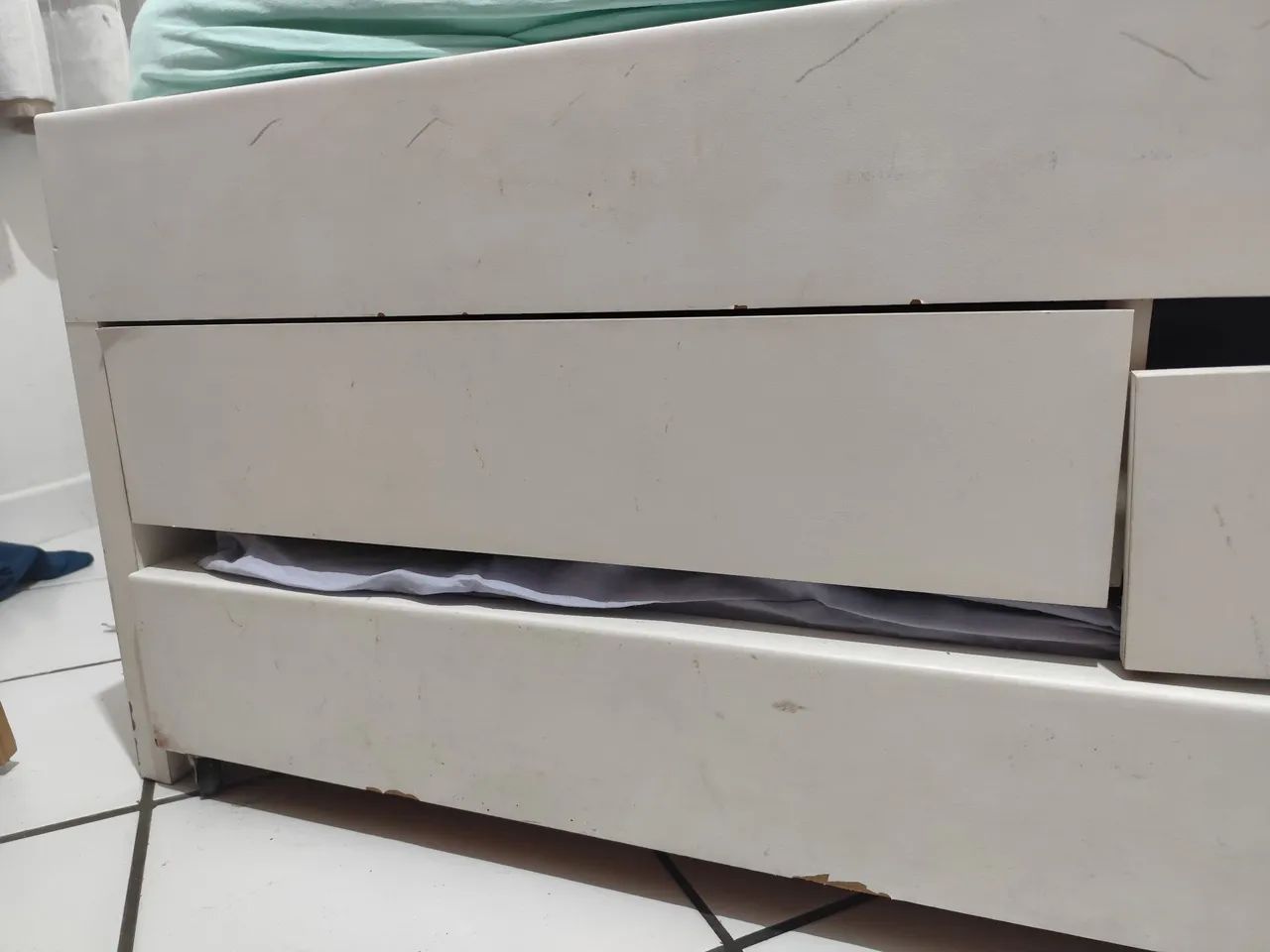 Cama com 2 colchões e 3 gavetas - Foto 4