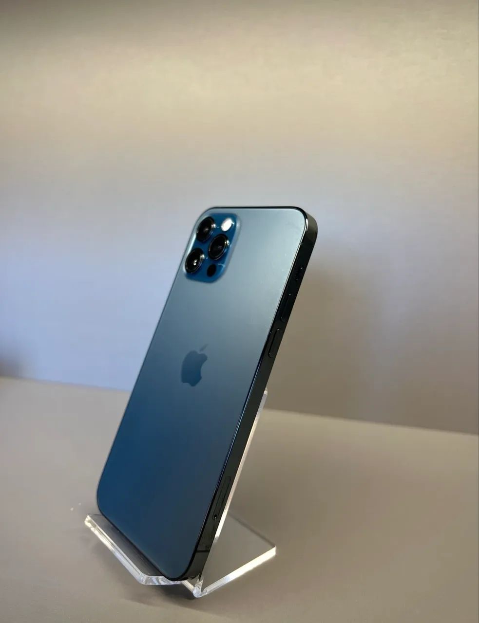 iPhone Apple 12 pro 128 gb azul  - Foto 5