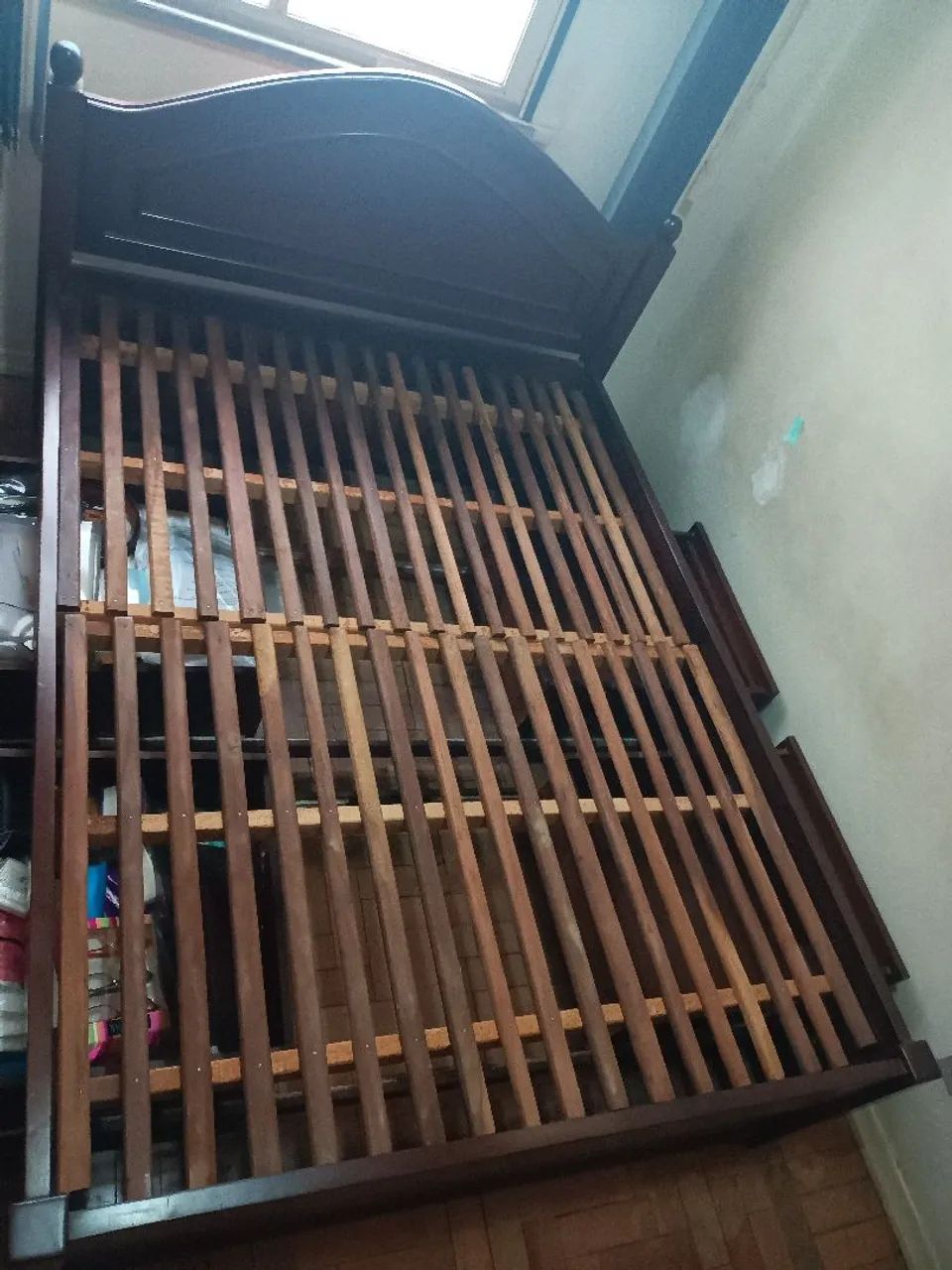 Cama de casal com 4 gavetas madeira de lei - Foto 2