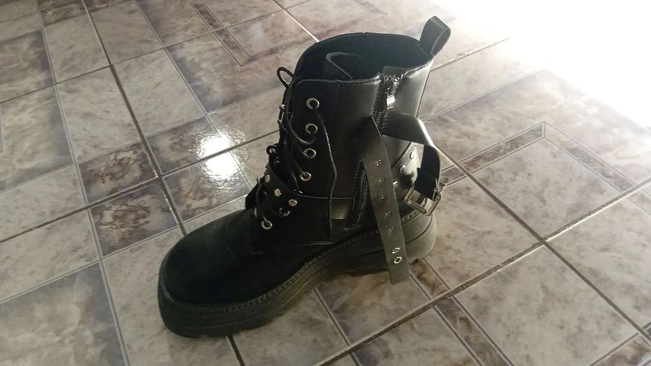 Bota coturno preta tamanho 40 - Foto 3