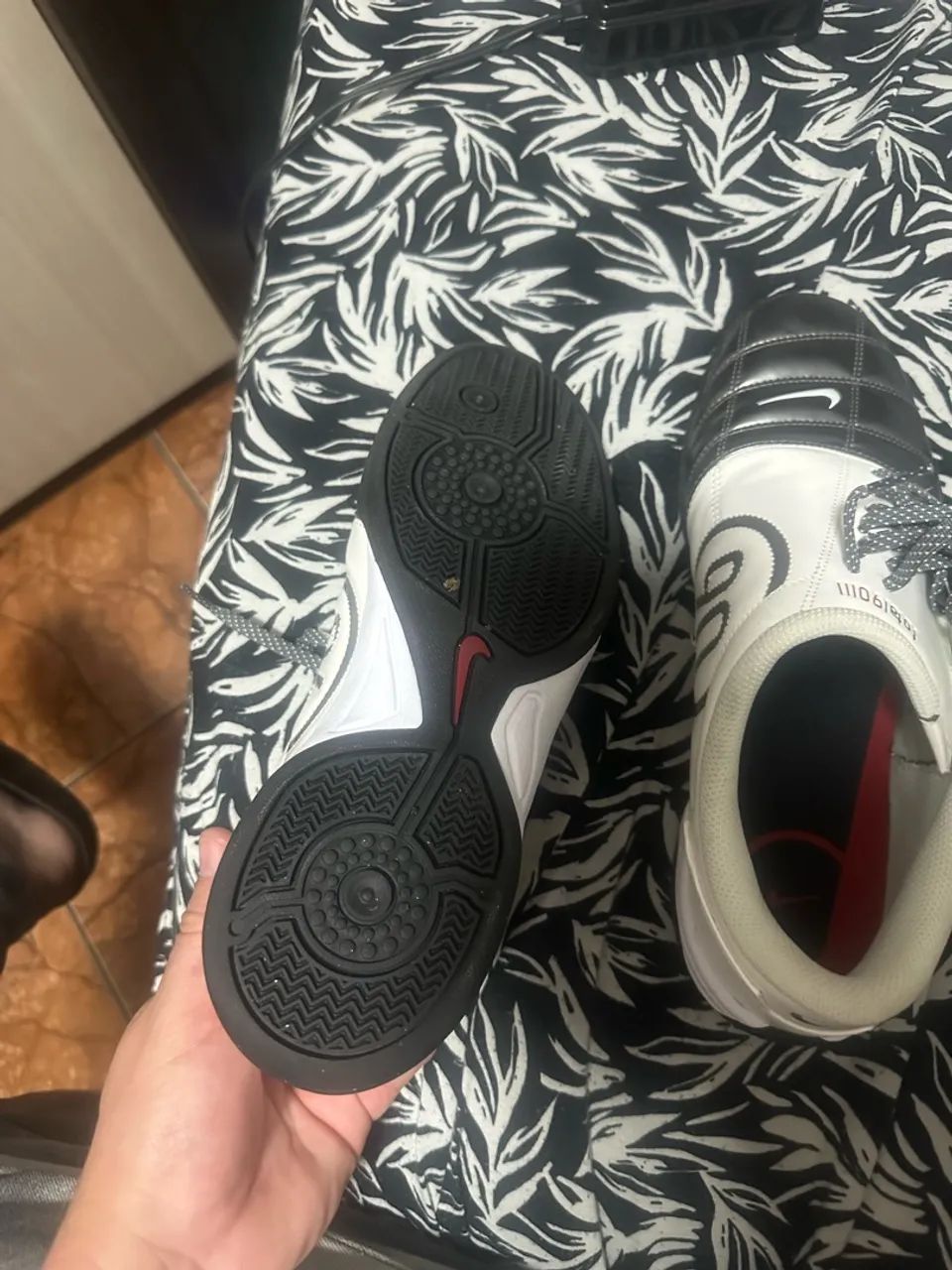 Chuteira Nike total 90 - número 41 - Foto 5
