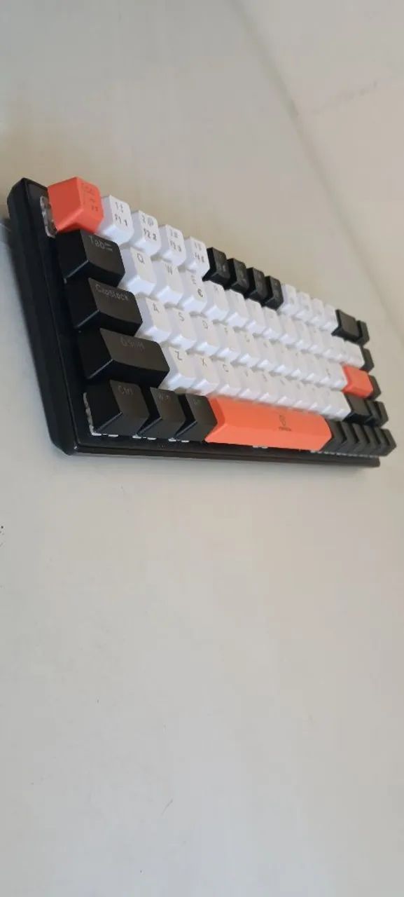 Teclado mecânico 68% - Foto 3