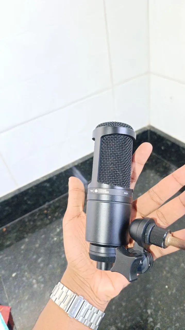 Microfone condensador AT2020.  - Foto 3
