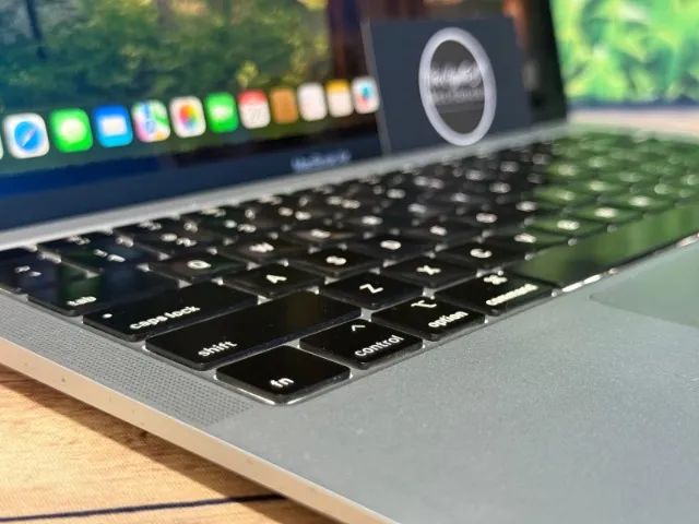 MacBook Air 2020 i3 8GB RAM  - Foto 2