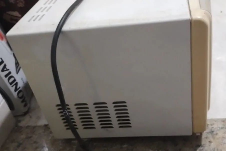 Microondas Eletrolux com defeito  - Foto 2