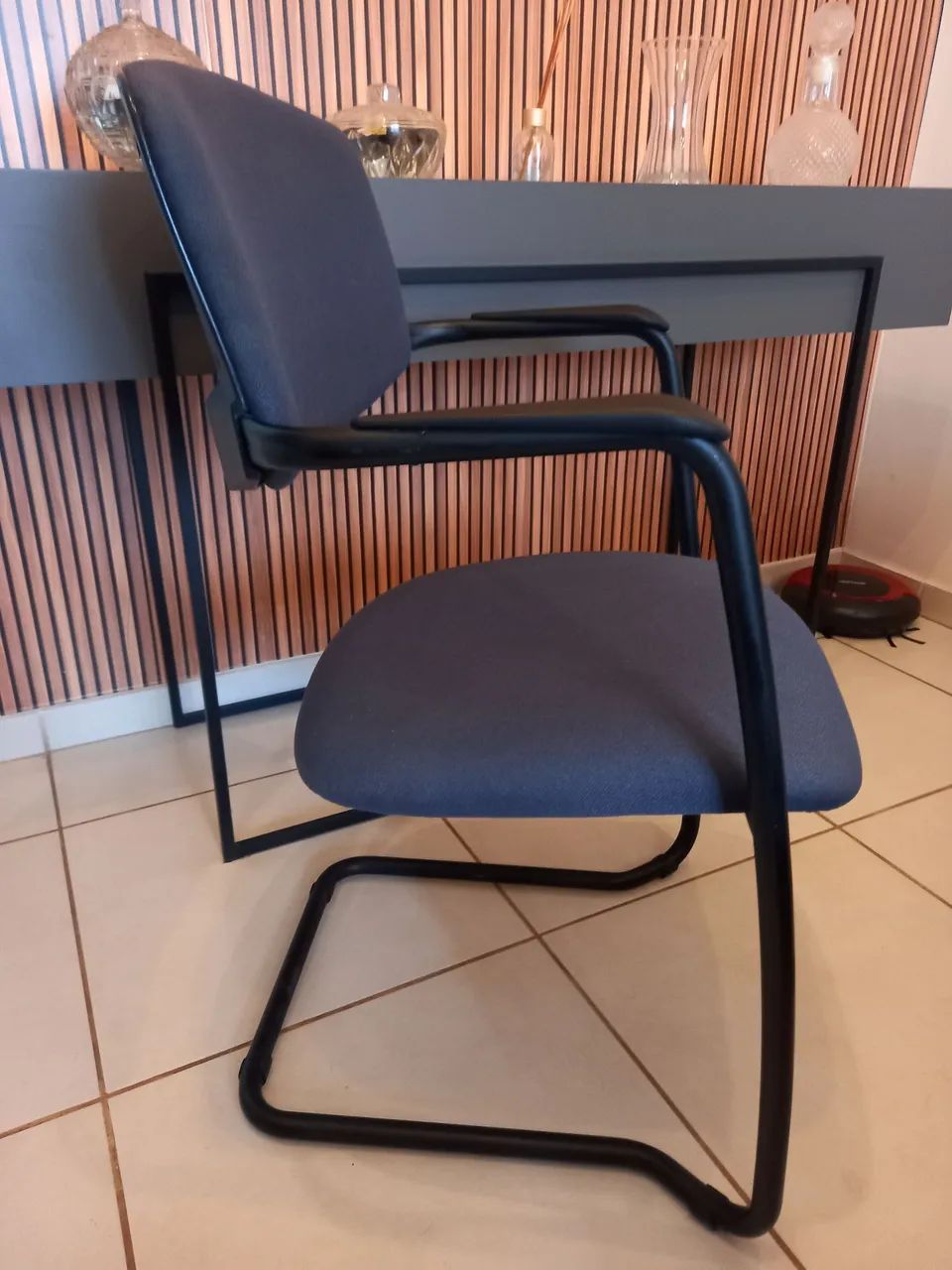 Cadeira fixa com braço  - Foto 3