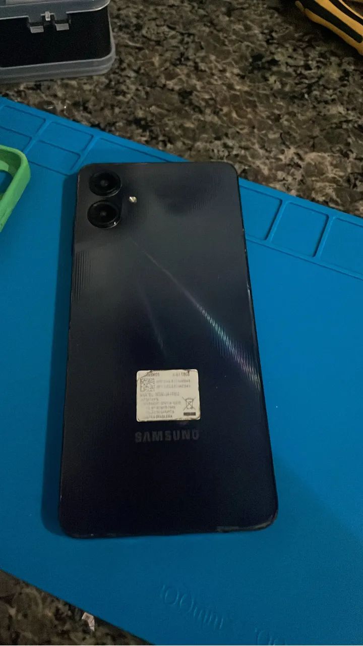 Vendo celular Samsung A06 