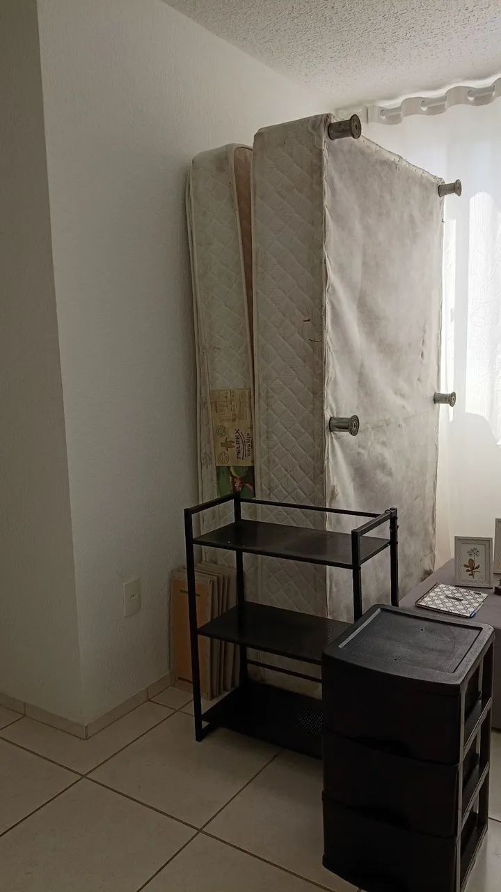 VENDO CAMA BOX SOLTEIRÃO/ INSTANTE E GAVETEIRO MULTIUSO 