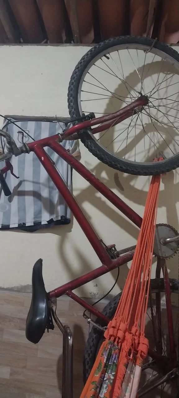 Bicicleta feminina aro 26 bem conservado 