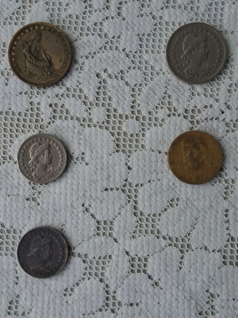 Moedas do Brasil Antigo: 1000 (1925) -100 (1929) -100 (1934) - 200