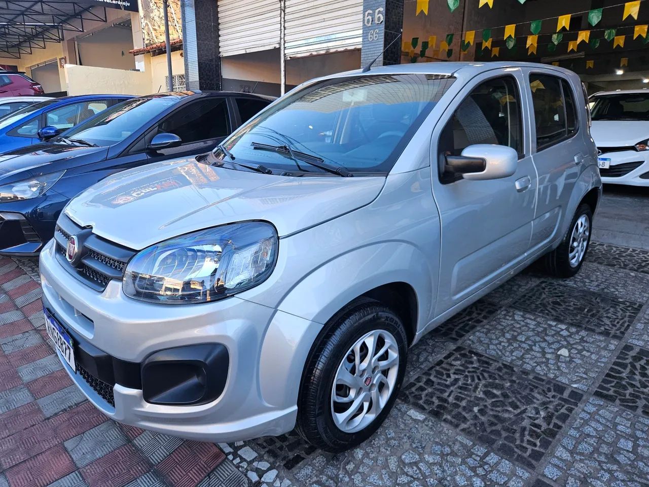 Fiat Uno Attractive 1.0 EVO Fire Flex 8V 5P 2021 - Foto 4