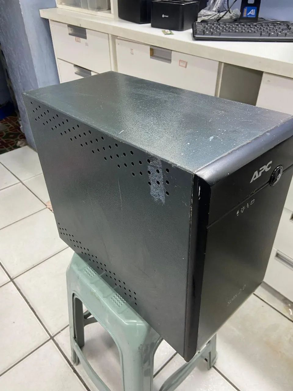 Nobreak APC Solis 2.0 - Foto 2