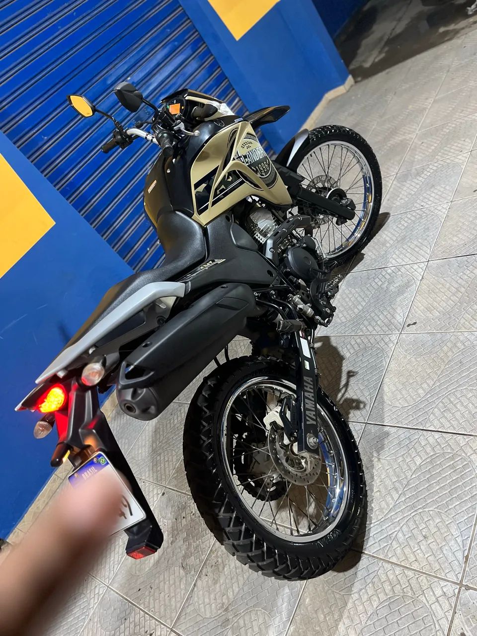 Lander 250 no ponto de transferir  - Foto 4