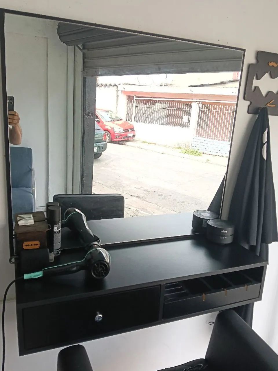Cadeira de barbeiro e painel com espelho  - Foto 5