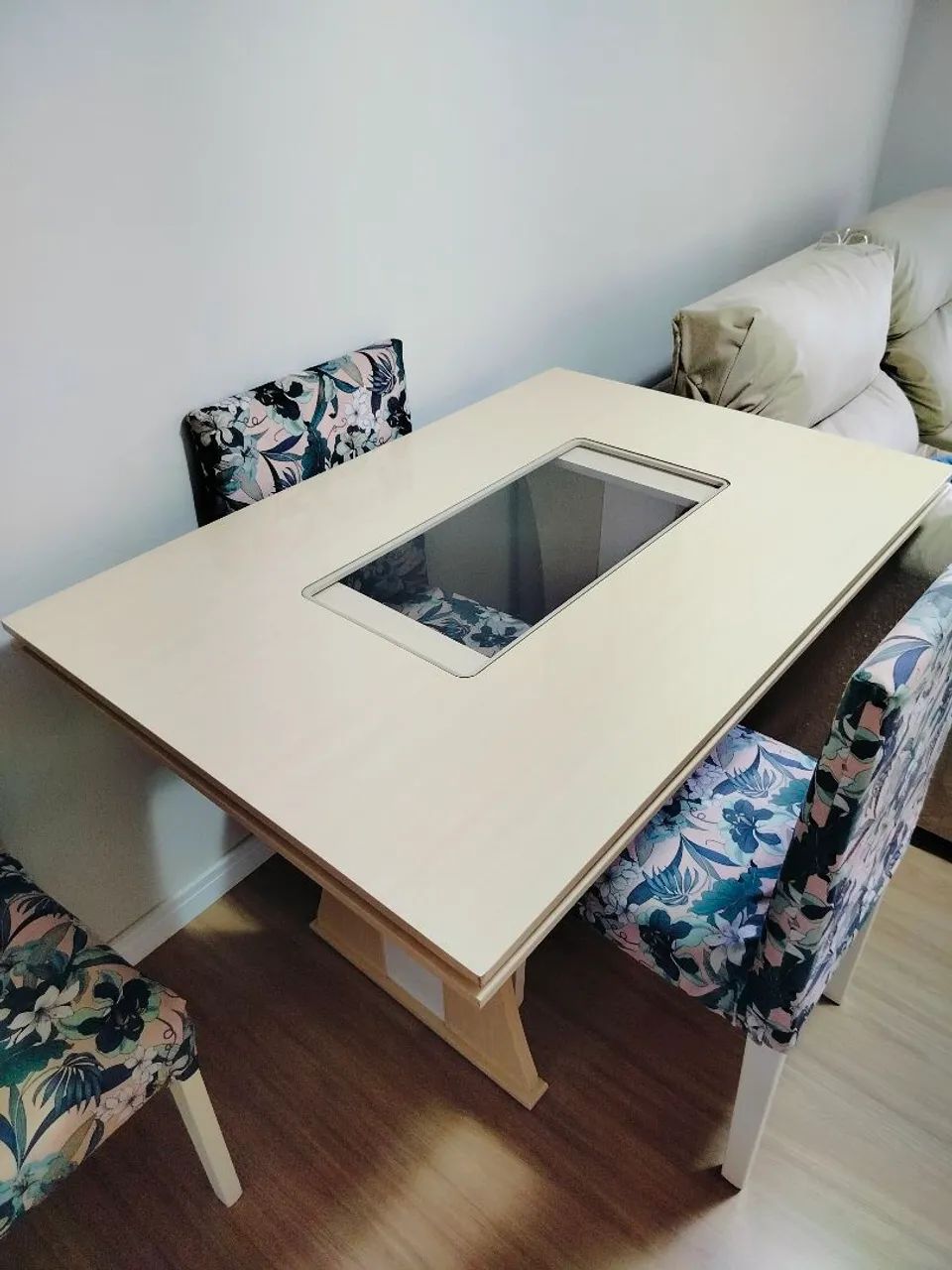Mesa com Cadeiras