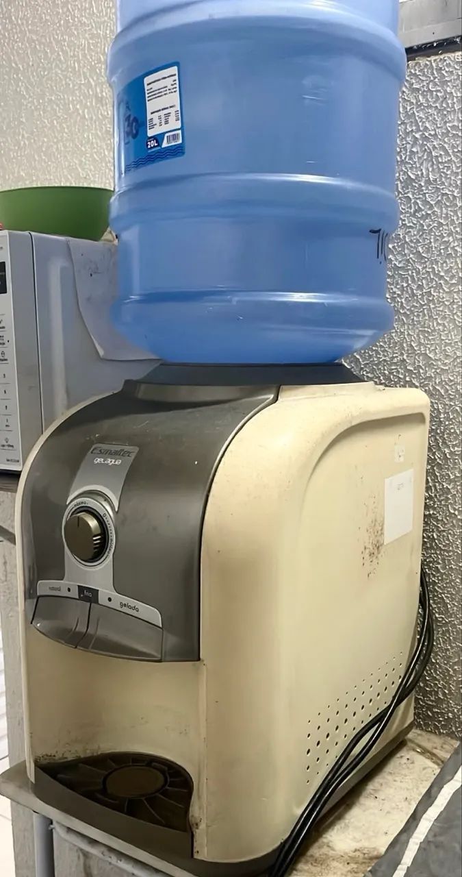 Bebedouro Esmaltec - Usado