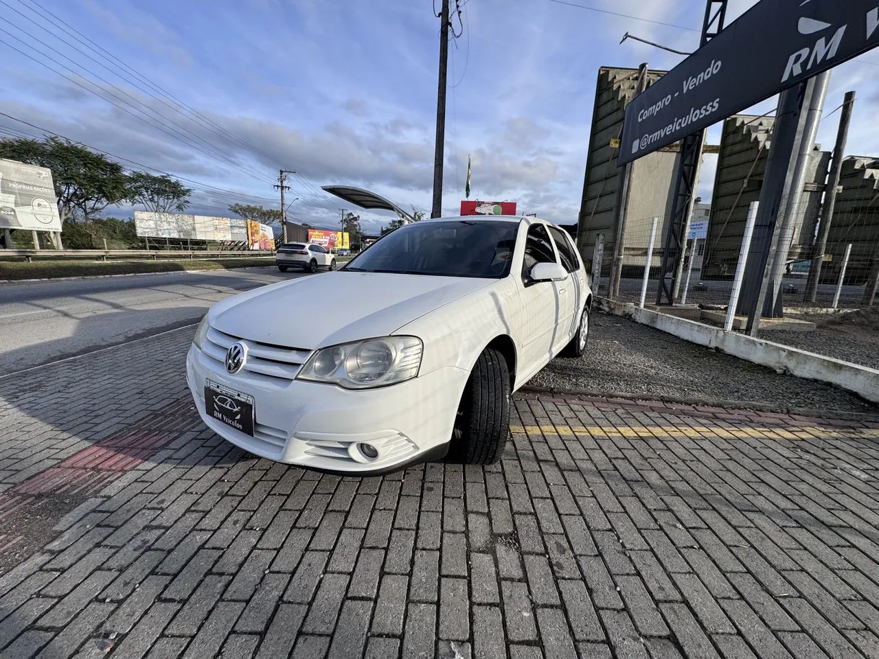 Volkswagen Golf Tech 1.6 MI Total Flex 8V 4P 2009 - Foto 2