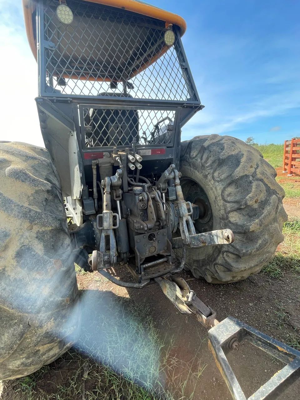TRATOR VALTRA BM 110 TRAÇADO 2015 - Foto 2