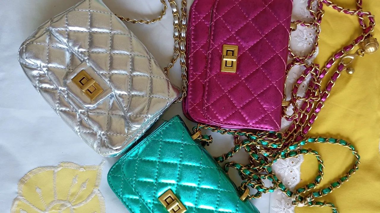 Bolsas coloridas pequenas 