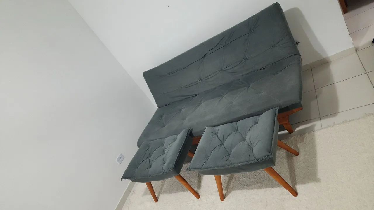 Sofá cama reclinável com duas banquetas
