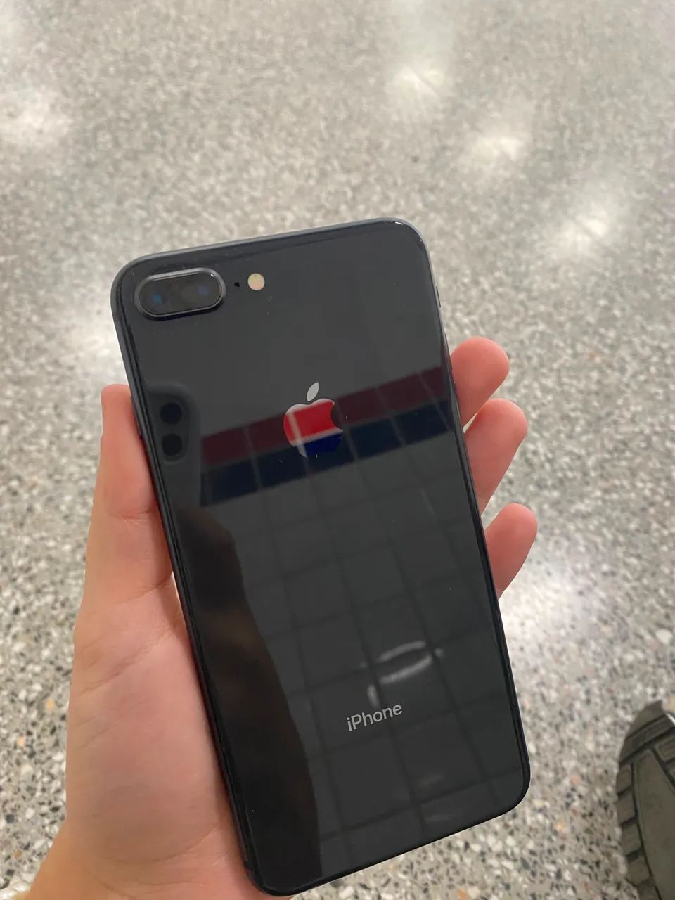 Vende-se iphone 8 Plus.