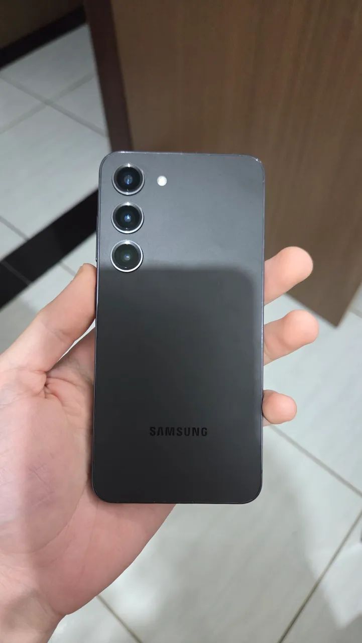 Samsung Galaxy S23 - Usado - Foto 2