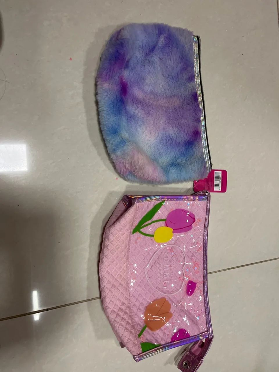 Vendo duas necessárie novas !
