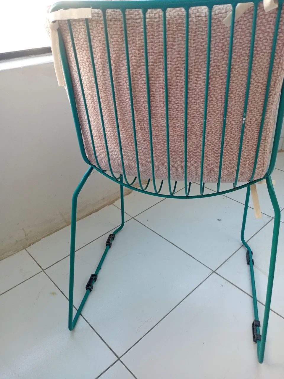Vendo 2 cadeira para terço incluindo capas de acento  - Foto 4
