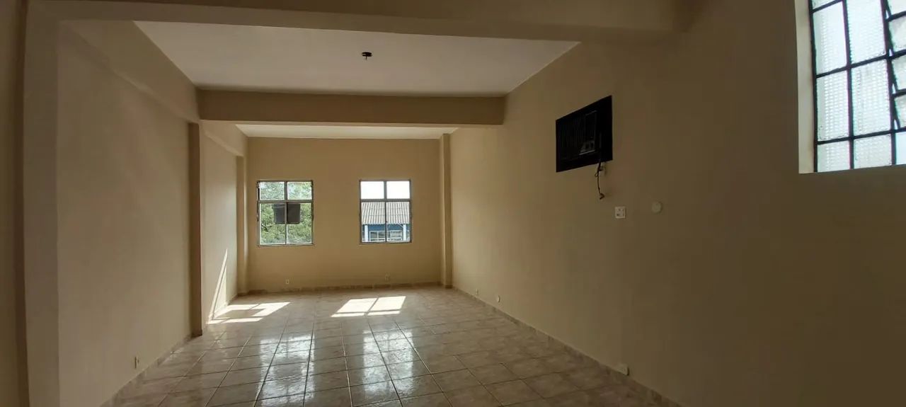 VENDO SALA COMERCIAL NO CENTRO COMERCIAL DE NILÓPOLIS 