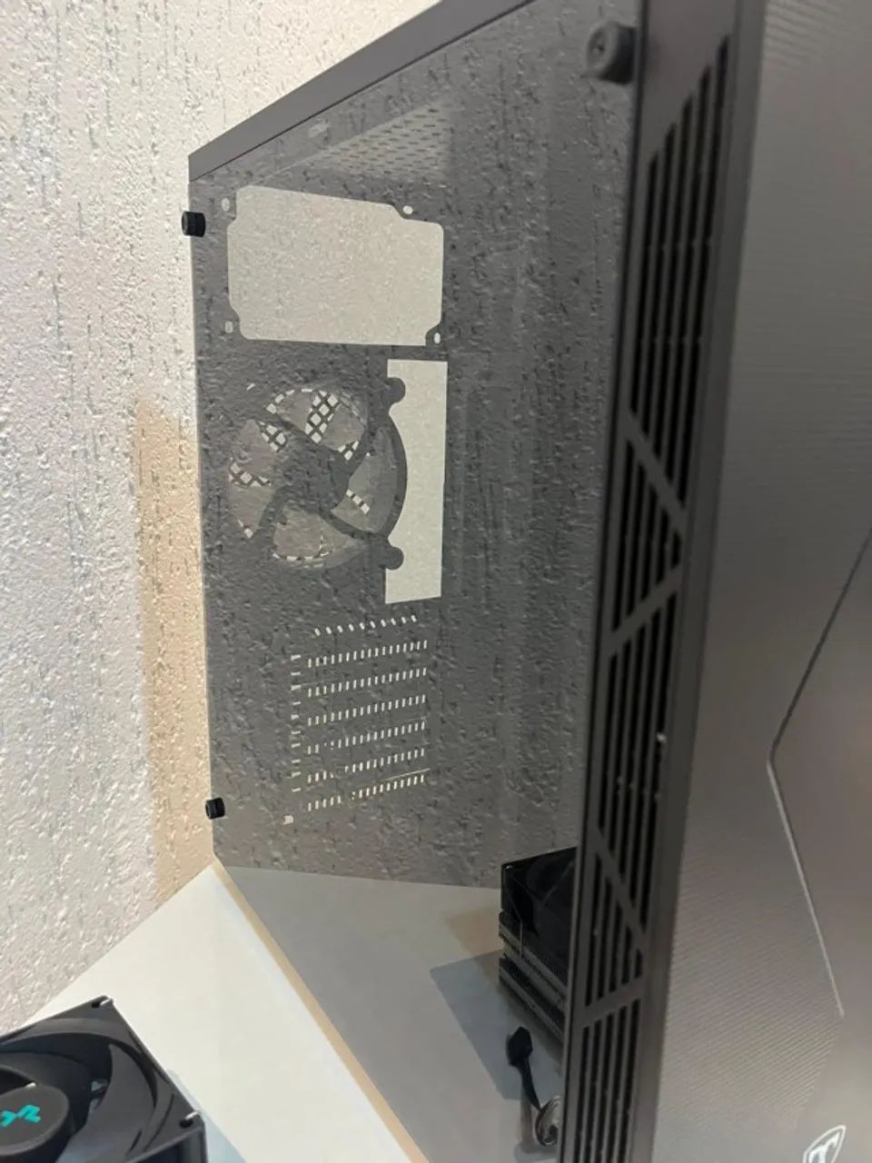 Gabinete gamer T-dagger p03b RGB Mid Tower | lateral em acrílico | excelente estado - Foto 6