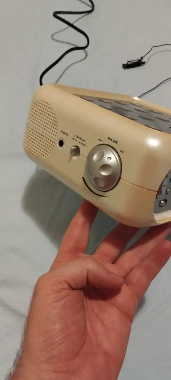 Rádio Relógio Vintage Estéreo Com CD BS 73 Britânia - Foto 4