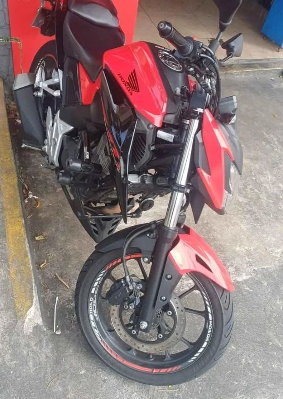 Cb 300 2024 - Foto 2