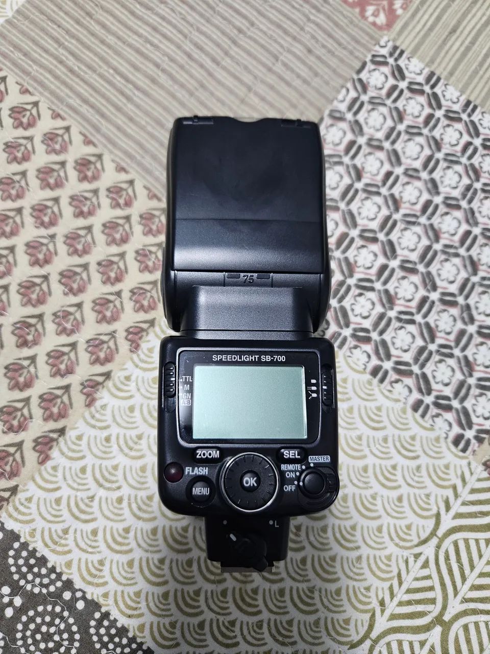 Flash Nikon SB-700 com acessórios originais - Foto 2