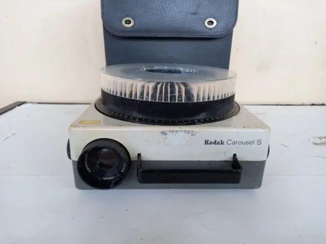 Projetor Kodak Carousel S com Filme Completo