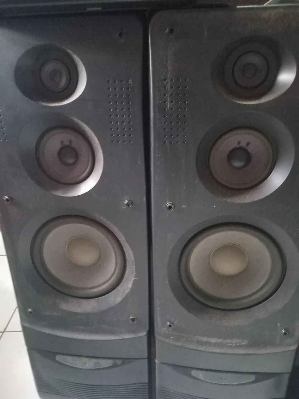 Caixas acustica gradiente par c tela  wz