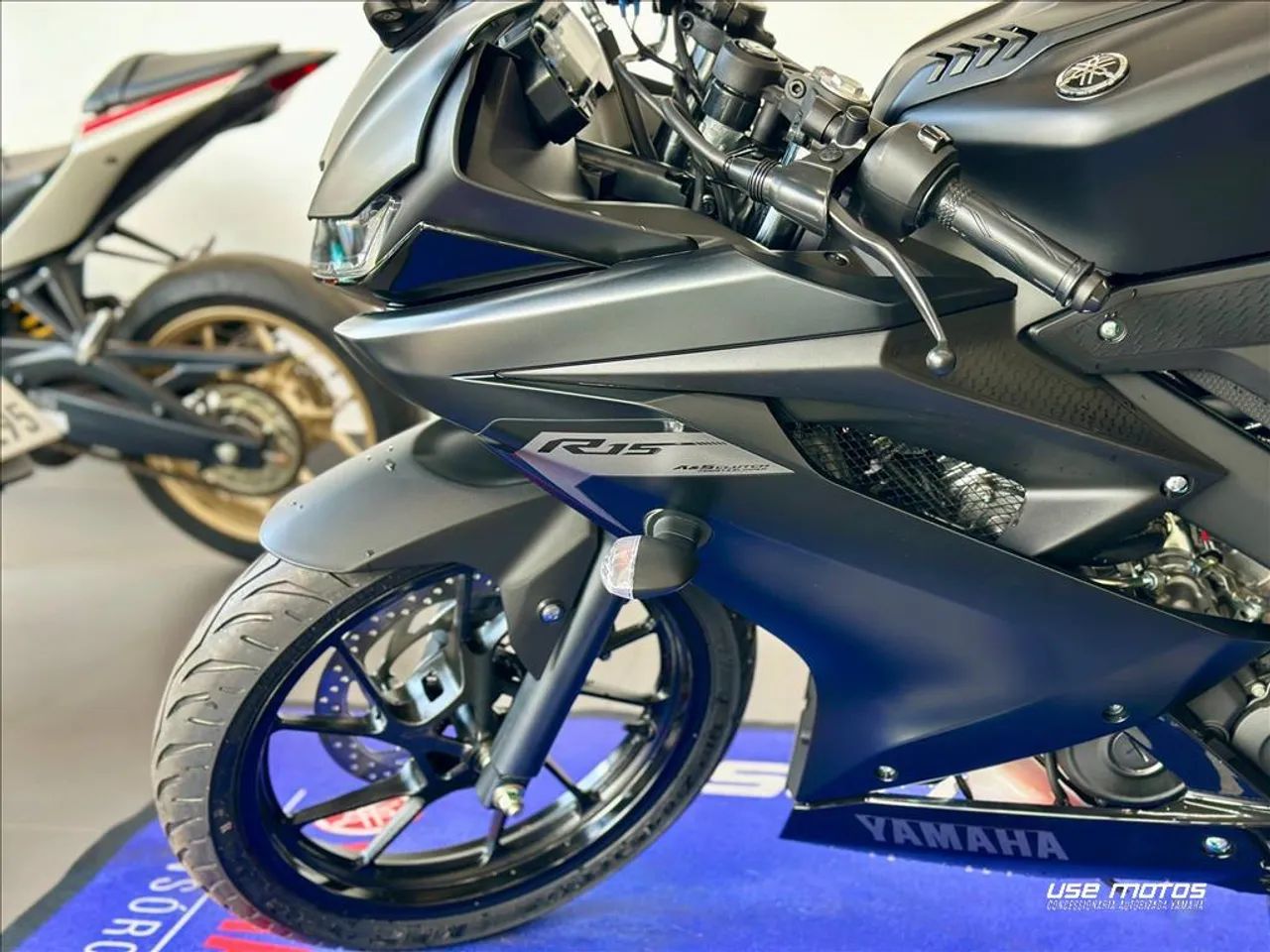YAMAHA YZF R15 - Foto 4