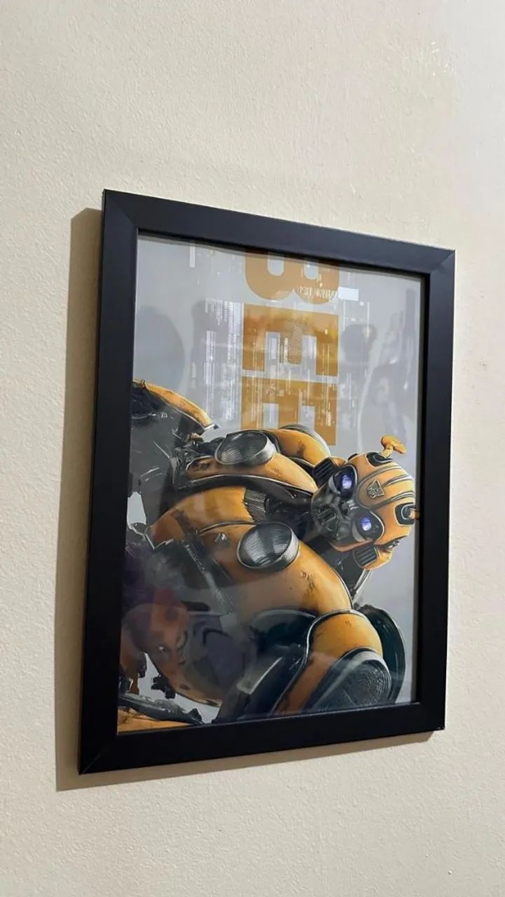 Quadro Bumblebee com moldura - Foto 2