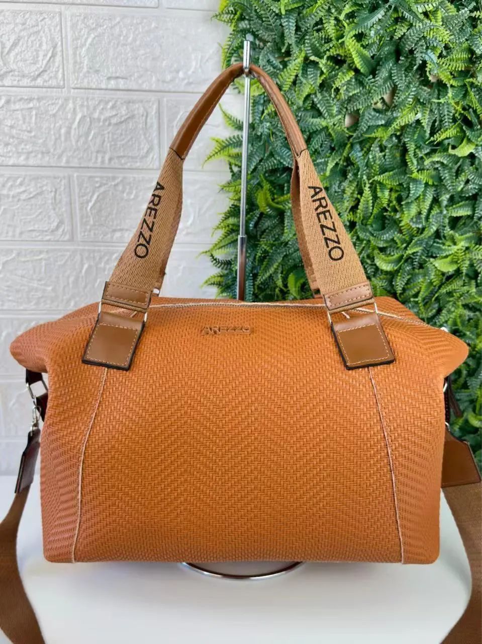 Bolsa Arezzo e Schütz  - Foto 4