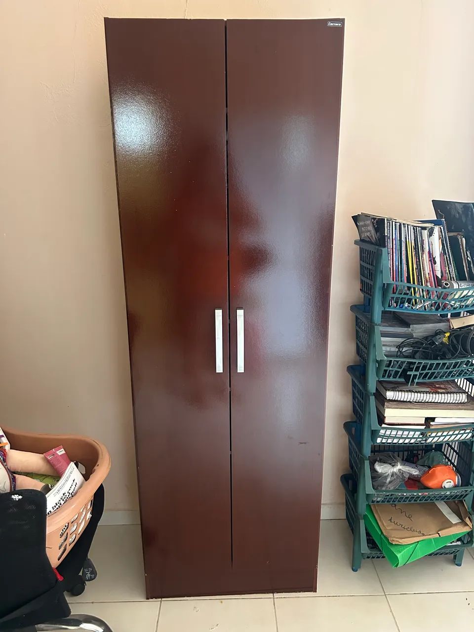 Sapateira em bom estado 