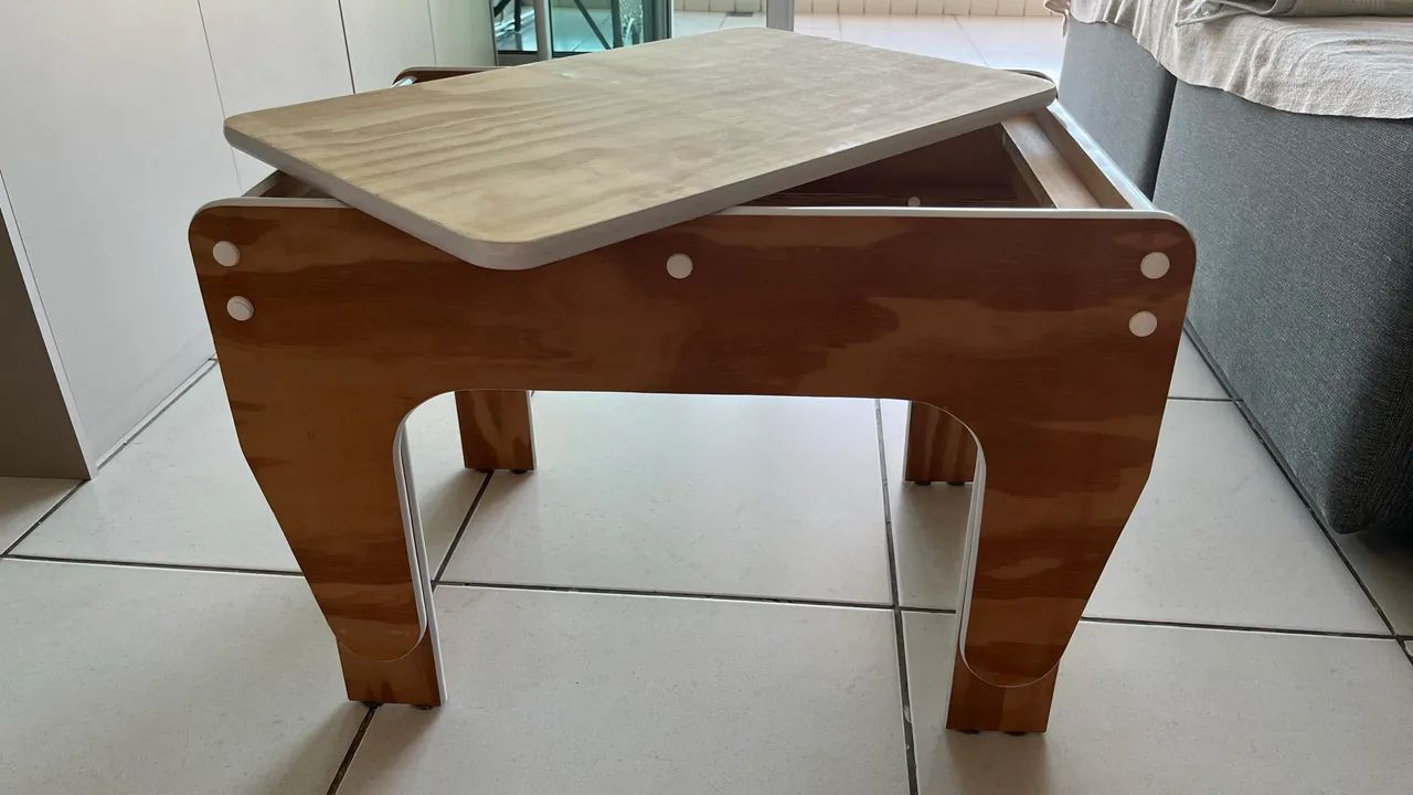 Mesa com cadeira de madeira infantil  - Foto 3