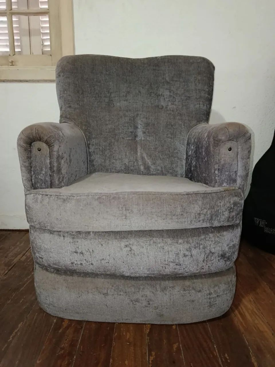 Poltrona Única Para Quarto/Sala Cor Cinza (Usada). - Foto 2