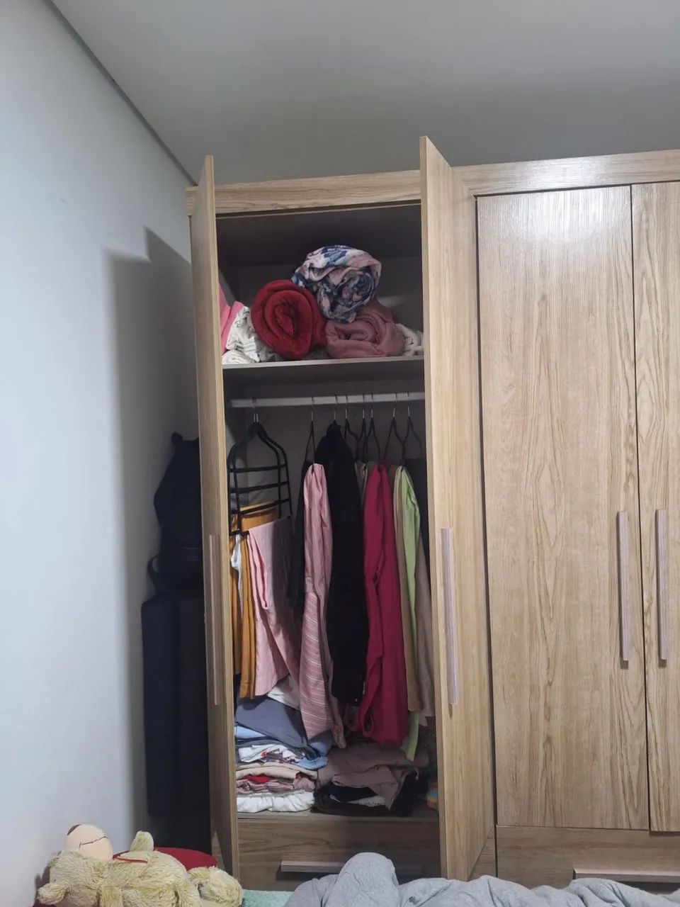 Vendo guarda-roupa 6 portas 