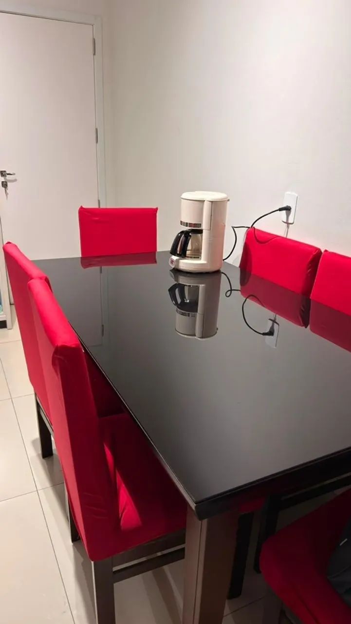 MESA DE JANTAR À VENDA!